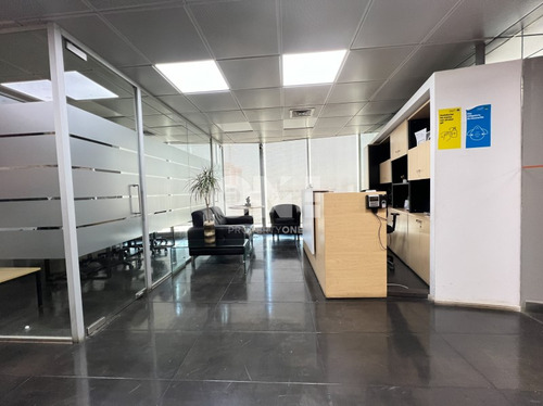 Moderna Oficina /4 Privados / Metro P. Valdivia/3 Est