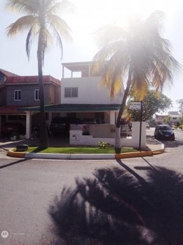Imagen 11 de 16 de Ricardo Monsalve Vende Hermosa Casa Bote B En Esquina (solo Clientes)