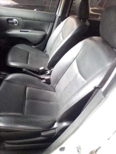 Imagem 5 de 10 de Nissan Livina Xgear 1.8 Aut 2014