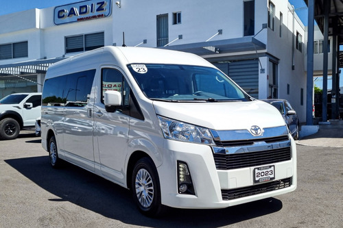 Toyota Hiace 12 Pasajeros 2023