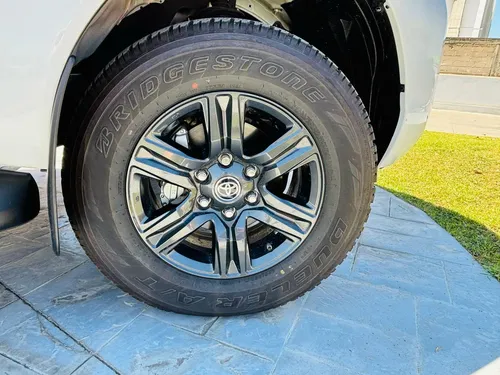 Toyota Hilux 2.7 Cabina Doble Sr Mt