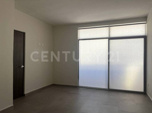 Casa En Renta En Col. Residencial Cumbres La Joya