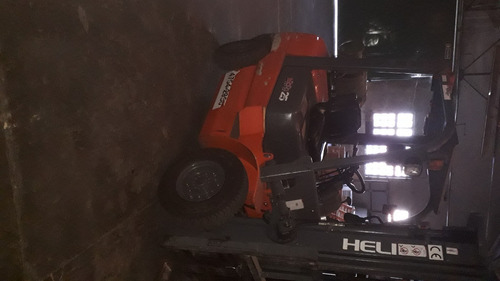Autoelevador Helli 25 Serie 2000 Unico Dueño Nafta Gas