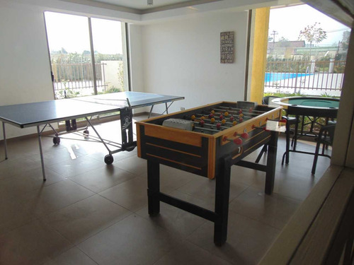 Metro Chacabuco, Como Nuevo, Piscina (91570)