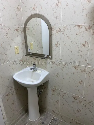 Oficina En Venta - Delia Pereira