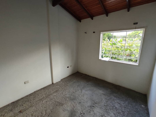 Imagen 14 de 17 de Townhouse En Venta En El Limon, Arias Blanco 04121994409