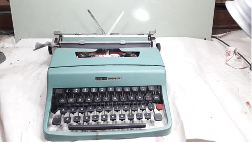 Maquina Escribir Olivetti Lettera 32