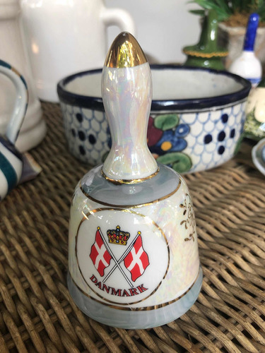 Preciosa Campana En Porcelana Dinamarquésa