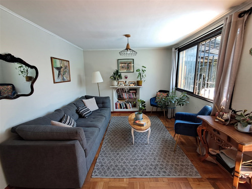 Casa En Venta 4 Dorm. 3 B En Macul (a 1 Cuadra De Vic. Mac)