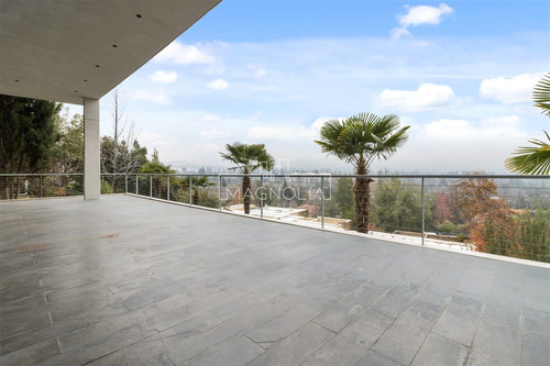 Casa En Arriendo De 7 Dorm. En Lo Barnechea