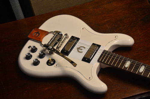 Guitarra EpiPhone Crestwood Custom - Polaris White