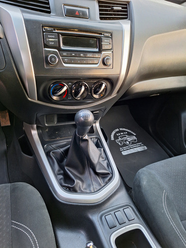 Nissan NP300 2.5 Doble Cabina S Aa Pack Seg Mt