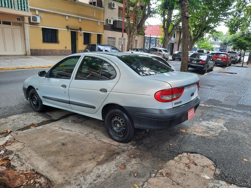 Imagen 3 de 10 de Renault Megane 2008 1.6 Tric Pack Gnc