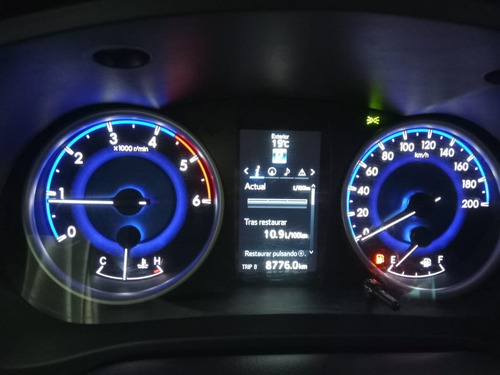 Imagen 15 de 25 de Toyota Hilux Srv 4x2 Aut