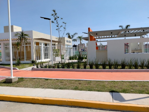 Casa De 4 Recamaras En Desarrollo Privado Con Acceso Controlado Y Casa Club Con Alberca