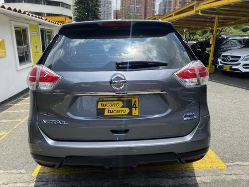 Nissan X-Trail 7 puestos 2.5 Advance 4x2