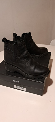 Botas Prune Cuero Graneado Negro . Impec.horma Ancha .rebaja (Usado)