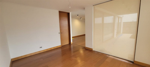 Casa En Arriendo De 6 Dorm. Colegio Huinganal