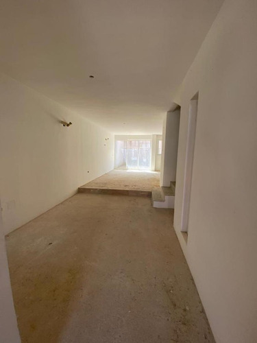 Imagen 3 de 12 de Venta Town House Resid. Terraza Camoruco, Valencia
