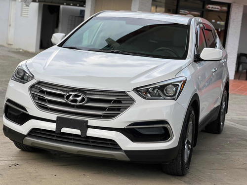 Imagen 1 de 15 de Hyundai Santa Fe Sport