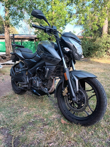 Imagen 1 de 5 de Bajaj Rowser 200 Ns
