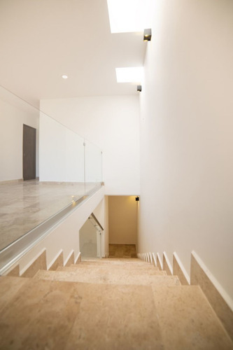 Residencia De Luxury En Altozano, Bar, Cava, Jardín, Cto Serv