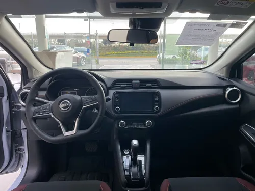 Nissan Versa 1.6 SR At