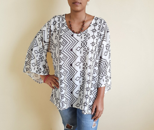 Imagem 2 de 5 de Blusa Bata Feminina Tecido Mony