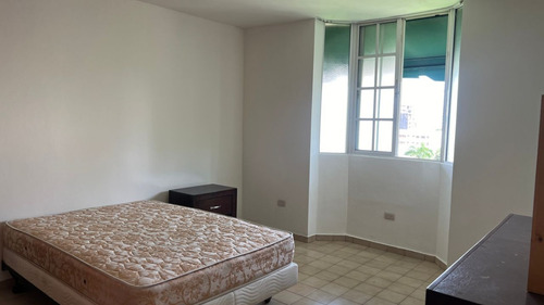 Apartamento En Alquiler En La Julia