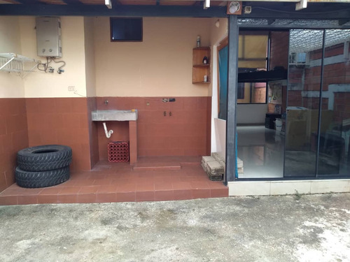 Imagen 7 de 12 de Pieranyela Rodriguez Vende Casa En Valle De Oro,san Diego