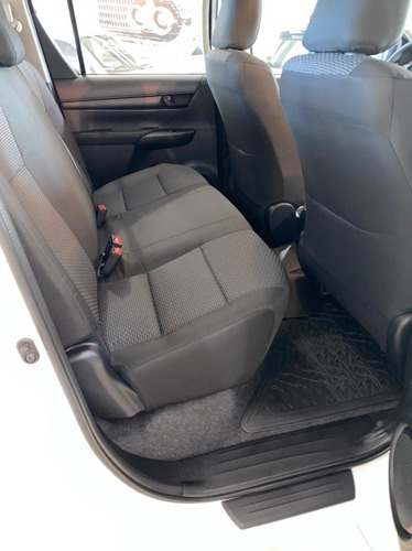 Imagen 13 de 17 de Toyota Hilux 2022 2.4 Cd Dx 150cv 4x4