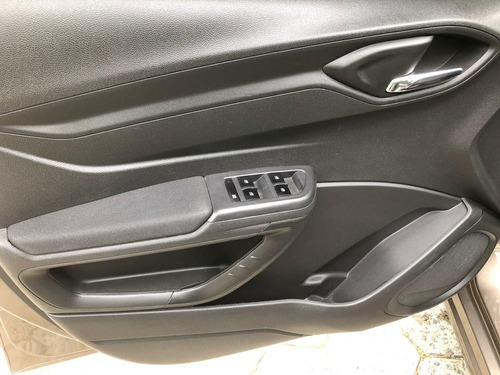 Imagem 5 de 15 de Chevrolet Onix Hatch Ltz 1.4 8v Flexpower 5p