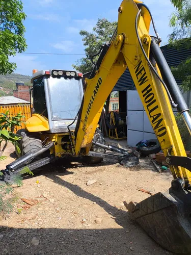 Retroexcavadora New Holland B115b 4x4