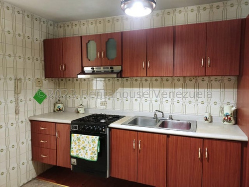 Imagen 3 de 30 de Apartamento En Venta En Av Pedro Leon Torres Barquisimeto De 125 Mts Con Una Excelente Distribución Entre 4 Habitaciones, 3 Baños, Cocina, Comedor, Sala Y Área De Balcón Gabriela C.