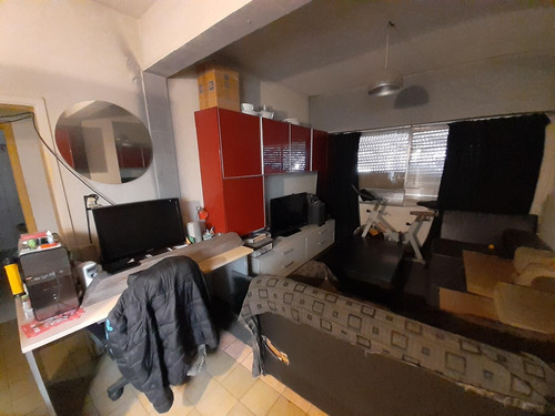 Casa A Reciclar C / Local, Sobre Lote De 8,66x 24 Metros !!