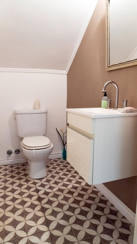 Venta De Casa 8 Ambientes En Hurlingham Con Piscina Y Quincho