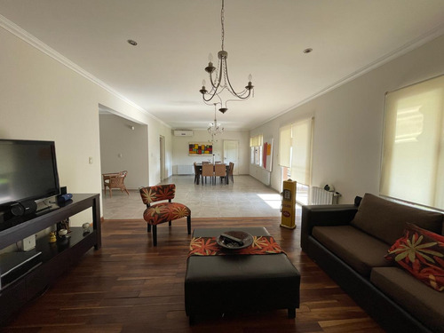 Venta Casa De 3 Dorm - Country Chacras De La Villa