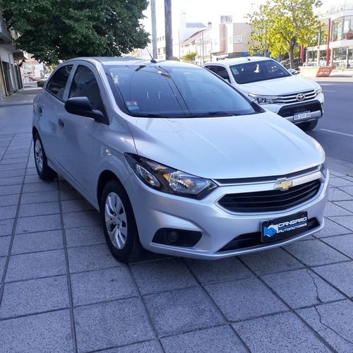 Imagen 2 de 15 de Chevrolet Onix 2018 1.4 Lt 98cv
