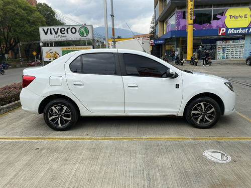 Renault Logan 1.6 At