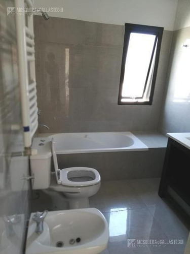 Imagen 5 de 30 de Muy Linda Casa Moderna En San Eduardo - Pilar Del Este