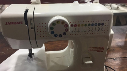 Janome Sew Mini Deluxe (usada)