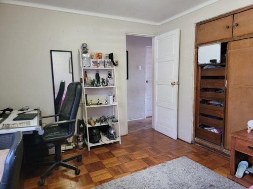 Casa Con Amplio Terreno En Sector Macul/ Líbano