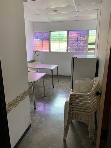 Imagen 22 de 29 de Impecable Galpon Industrial Con Oficinas Listo Para Entrar / 0414-3907836