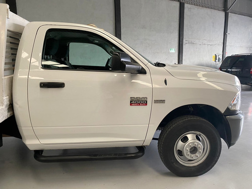 Imagen 4 de 14 de Ram 4000 2013 5.7 4000 Chasis Cabina P 4x2