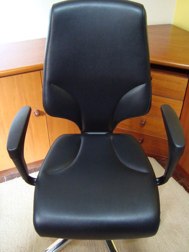 Cadeira Escritório Giroflex/ Candall 64 F8 - Similicouro (Usado)