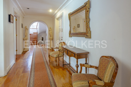 Casa Con Amplio Jardín En El Huinganal