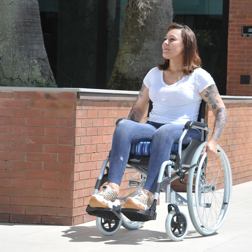 Cadeira De Rodas Dobrável Até 120kg Resistente Leve Compacta