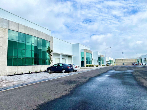 Renta Naves Industriales (455m2) | Parque Industrial | Carr. Qro Mex | $40mil