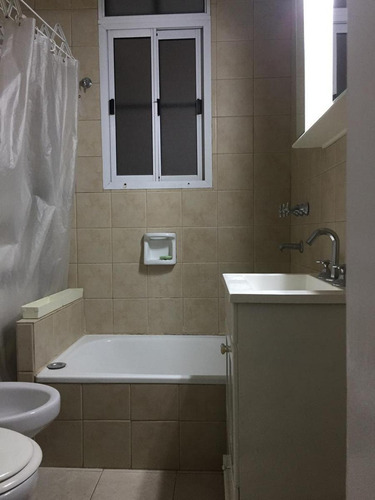 Imagen 8 de 11 de Departamento 2 Ambientes En Venta En Recoleta