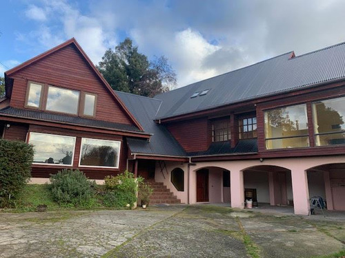 Casa En Venta De 5 Dorm. En Puerto Varas